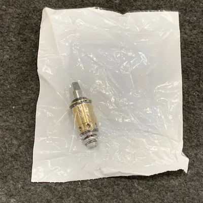 CHICAGO FAUCETS WWG1-099XTJKABNF Right Hand Quaturn Ceramic Cartridge - Thumbnail 1