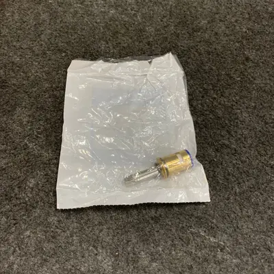 Chicago Faucets Wwg377-xkrhjkabnf Right Hand Ceramic Cartridge - Thumbnail 4
