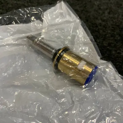Chicago Faucets Wwg377-xkrhjkabnf Right Hand Ceramic Cartridge - Thumbnail 6