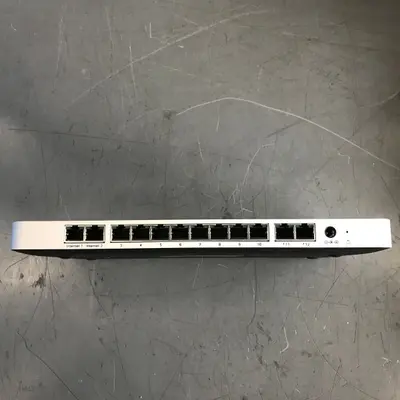 Cisco Meraki MX68-HW Cloud Managed Security Appliance Firewall | Unclaimed - Thumbnail 4