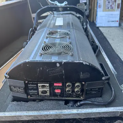 Clay Paky Golden Scan 3 HMI 1200 Moving Mirror Light Stage Effect w Flight Case - Thumbnail 2