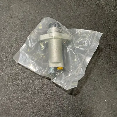 Clutch Slave Cylinder UKC8677 for Triumph TR250 TR6 - Thumbnail 3