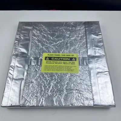 CR12AVP1EC Vacuum Insulation Panel 321mm x 321mm x 25mm - Thumbnail 1