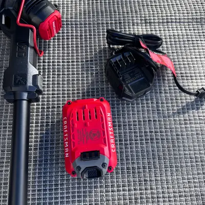 CRAFTSMAN V20 13" Cordless String Trimmer Kit CMCST901M1 With 4.0Ah Battery - Thumbnail 3