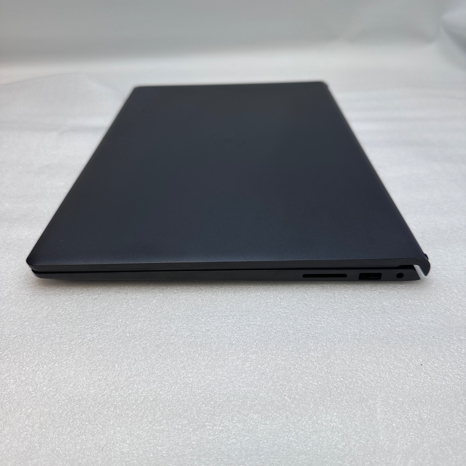 Dell 15 DC15250 Laptop, 15.6