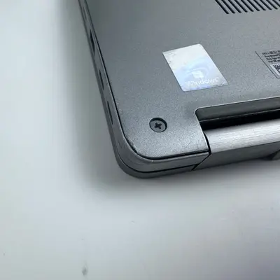 Dell Latitude 5320 13.3" FHD Touch Laptop, i7-1185G7, 16GB, 256GB SSD *Pls READ* - Thumbnail 7