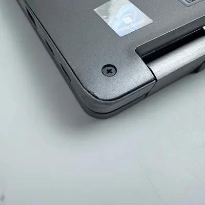 Dell Latitude 5320 13.3" FHD Touch Laptop, i7-1185G7, 16GB, 256GB SSD *Pls READ* - Thumbnail 8