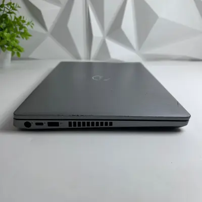 Dell Latitude 5410 Laptop, 14" FHD, i5-10310U, 16GB RAM, 256GB SSD, Win 11 Pro - Thumbnail 2
