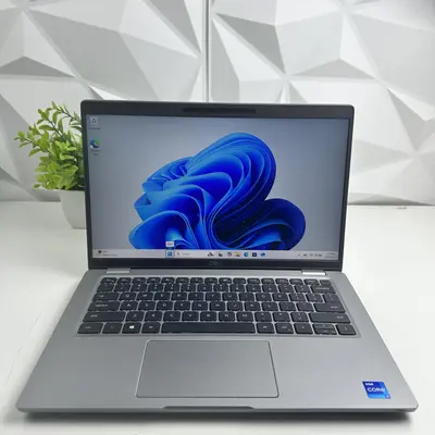 Dell Latitude 5420 Laptop, 14" FHD, i7-1185G7, 16GB RAM, 256GB SSD *Pls READ* - Thumbnail 2
