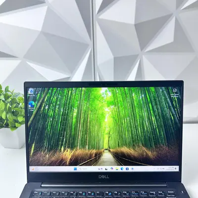DELL Latitude 7390 Laptop, 13.3" FHD, i7-8650U, 16GB, 256GB SSD - Thumbnail 9