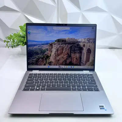 Dell Latitude 7440 Laptop, 14" FHD Touch, i7-1365U, 32GB, 256GB - Thumbnail 2
