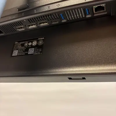 Dell P2725HE 27" QHD IPS USB-C Monitor 2560x1440 - Thumbnail 6
