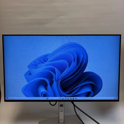 Dell P2725HE 27" QHD IPS USB-C Monitor 2560x1440 - Thumbnail 4