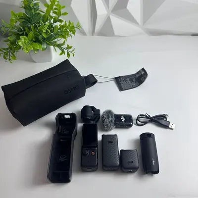 DJI Osmo Pocket 3 Creator Combo Vlogging Camera 4K 120fps 1" CMOS - Thumbnail 3