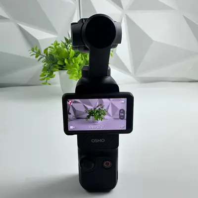 DJI Osmo Pocket 3 Creator Combo Vlogging Camera 4K 120fps 1" CMOS + Accessories - Thumbnail 3