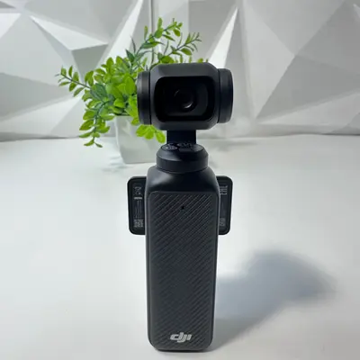 DJI Osmo Pocket 3 Creator Combo Vlogging Camera 4K 120fps 1" CMOS + Accessories - Thumbnail 7