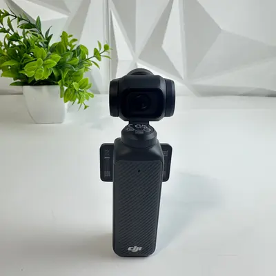 DJI Osmo Pocket 3 Creator Combo Vlogging Camera 4K120 1-Inch CMOS Gimbal - Thumbnail 4