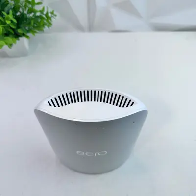 eero Pro 7 Wi-Fi 7 Mesh Router, Tri-Band, 27W USB-C, ME10001 - Thumbnail 3