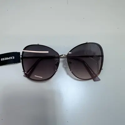 Express Sunglasses Fashion Eyewear UV Protection, Stylish Unisex Frames - Excellent - Real photo at TamDo.us