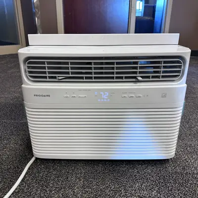 Frigidaire 550-sq ft Window Air Conditioner with Remote (115-Volt, 12000-BTU) Wi-Fi enabled - Thumbnail 4