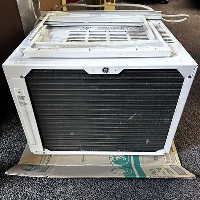 GE 10000 BTU Window Air Conditioner Unit 115V Fits 450 Sq Ft Room 10.9 CEER R32 - Thumbnail 3