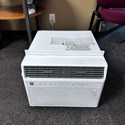 GE 10000 BTU Window Air Conditioner Unit 115V Fits 450 Sq Ft Room 10.9 CEER R32 - Thumbnail 4