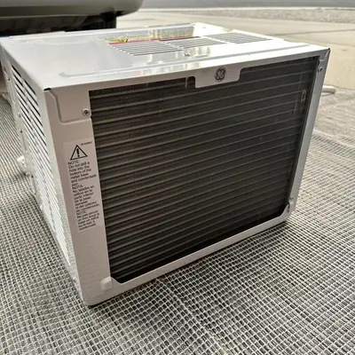 GE 250 Sq. Ft. 6000 BTU Window Air Conditioner - Thumbnail 9