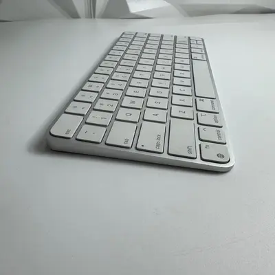 Genuine Apple Magic Keyboard Wireless Bluetooth Silver Model A2450 MK2A3LL/A - Thumbnail 2