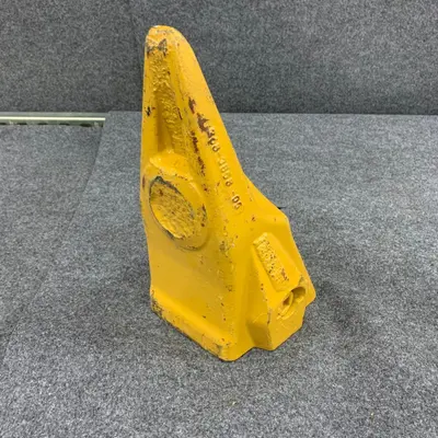 GENUINE OEM CAT Bucket Tip Heavy Duty Loader Bucket Tip - Thumbnail 3