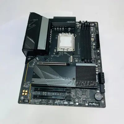 GIGABYTE B650 AORUS ELITE AX AM5 AMD Motherboard ATX DDR5 PCIe 5.0 Wi-Fi 6E - Thumbnail 8