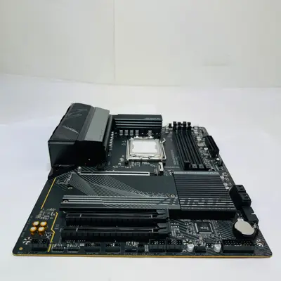 GIGABYTE B650 AORUS ELITE AX AM5 AMD Motherboard ATX DDR5 PCIe 5.0 Wi-Fi 6E - Thumbnail 6