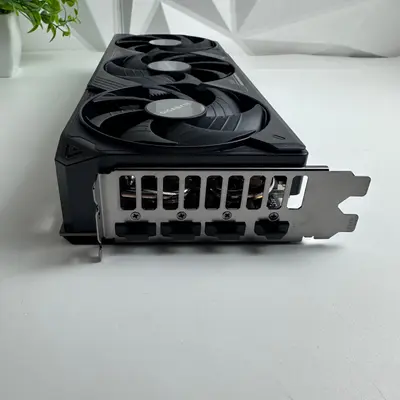 GIGABYTE GeForce RTX 5070 Ti WINDFORCE OC SFF 16GB GDDR7 Graphics Card 3X Fans - Thumbnail 6