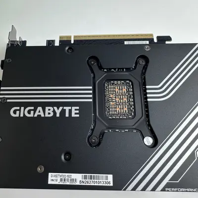 GIGABYTE GeForce RTX 5070 Ti WINDFORCE OC SFF 16GB GDDR7 Graphics Card 3X Fans - Thumbnail 8