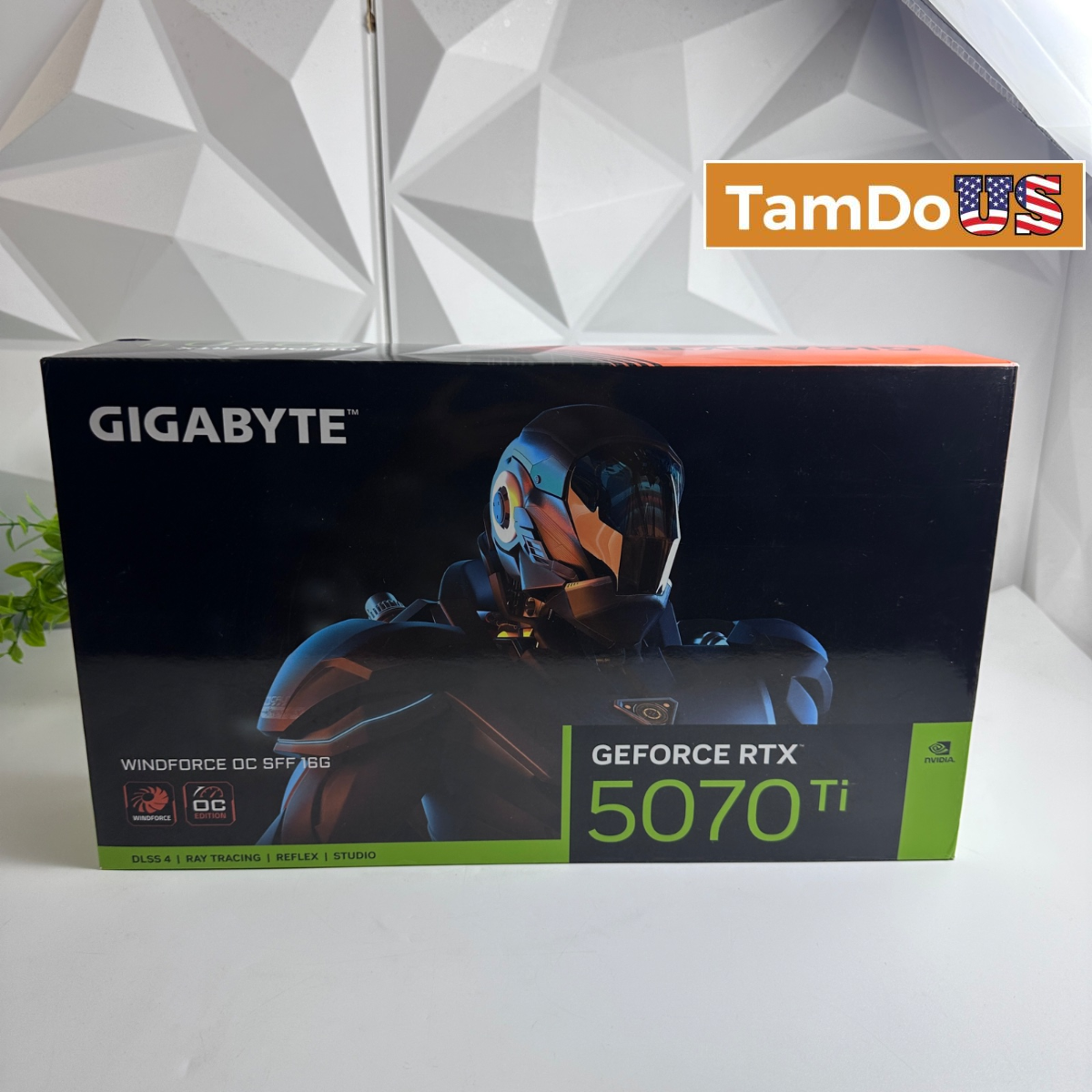 GIGABYTE GeForce RTX 5070 Ti WINDFORCE OC SFF 16GB GDDR7 Graphics Card 3X Fans - Photo 1 - Real photo at TamDo.us