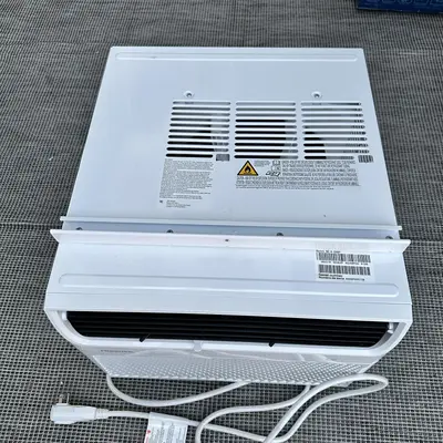 Hisense Medium Room Window Air Conditioner, Remote Included (115V, 10000-BTU) - Thumbnail 3