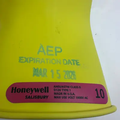Honeywell Salisbury Class 0 Rubber Insulating Gloves 1000V AC Size 10 Yellow - Thumbnail 4