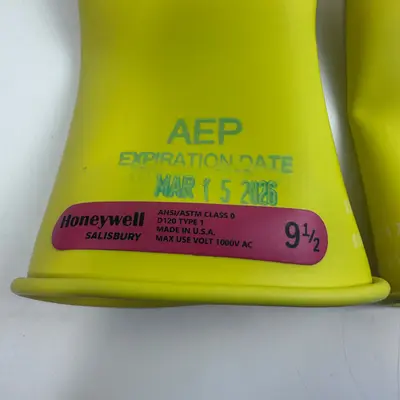 Honeywell Salisbury Class 0 Rubber Insulating Gloves 1000V AC Size 9.5 Yellow - Thumbnail 5
