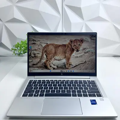 HP EliteBook 630 G10 Laptop, 13.3" FHD, i7-1365U, 32GB, 512GB SSD *Pls READ* - Thumbnail 2