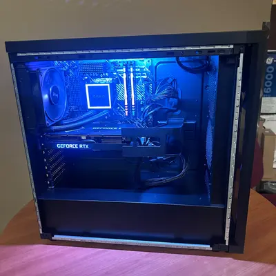 HP OMEN 40L Gaming Desktop, i7-12700KF, 16GB DDR4, 1TB SSD, RTX 3060 Ti 8GB - Thumbnail 2