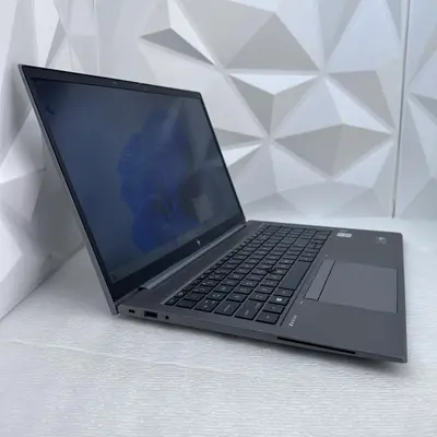 HP ZBook Firefly 15 G7 Workstation, 15.6" FHD, i7-10610U, 32GB, 1TB, Quadro P520 - Thumbnail 4