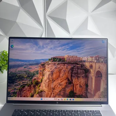 HP ZBook Studio 16 G11 16" 4K 120Hz, Ultra 7 165H, 64GB, 2TB RTX, 3000 Ada - Thumbnail 10
