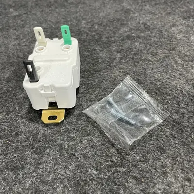 Hubbell HBL2310ST NEMA L5-20R Twist Lock Receptacle 20A 125V - Thumbnail 3