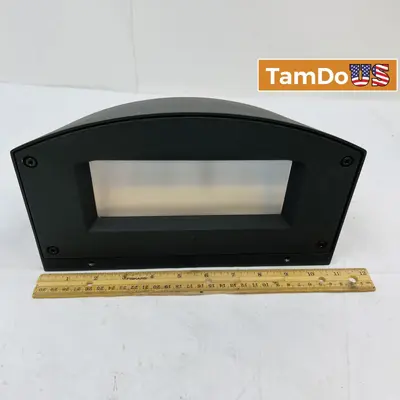 Hubbell Outdoor LED Step Light Wall Mount Fixture 120V Black Curved Design - Excellent - Real photo at TamDo.us