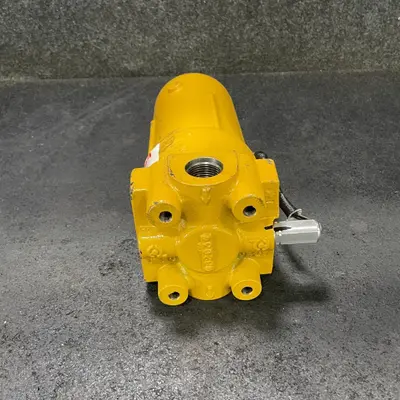 Industrial Hydraulic Filter Housing Base Assembly FOR Caterpillar Heavy Equipmen - Thumbnail 3