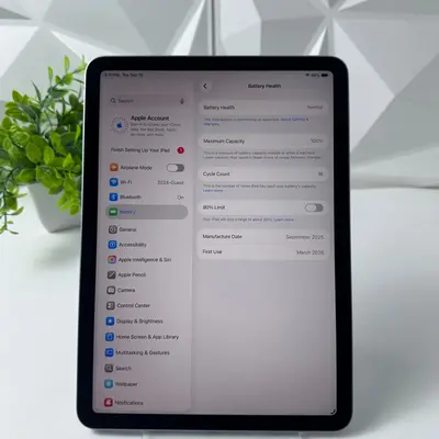 iPad Air 11-inch (M3) | Wi-Fi Only | 256GB | Blue with Magic Keyboard - Thumbnail 3