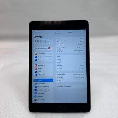 iPad mini (4th Generation) Wi-Fi Only, 64GB, Space Gray - Thumbnail 3