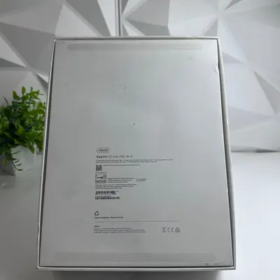 iPad Pro 13-inch (M5) Wi-Fi Only | 256GB | Space Black - Thumbnail 8