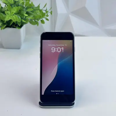 iPhone SE (3rd generation) | 64GB | Star Light | Unlocked - Thumbnail 5