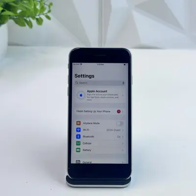 iPhone SE (3rd generation) | 64GB | Star Light | Unlocked - Thumbnail 5