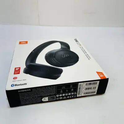 JBL TUNE 520BT Wireless Headphones – Bluetooth, 57H Battery, Pure Bass, Black - Thumbnail 2